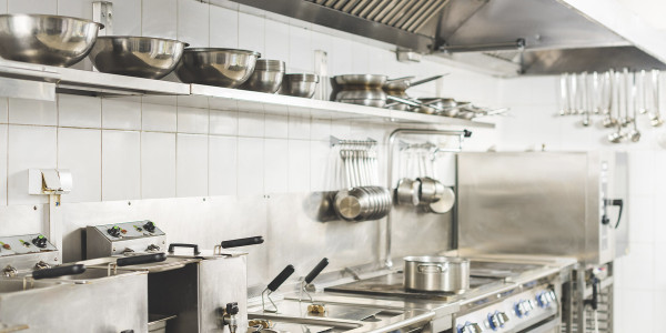 Limpiezas Campanas Extractoras de Cocinas en Madrid · Cocina de Pizzerías